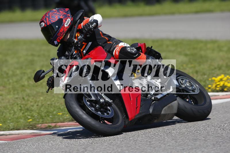 /Archiv-2024/29 12.06.2024 MOTO.CH Track Day ADR/Gruppe blau/59